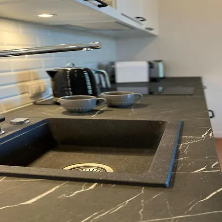 Luxurious For 2 People In Apartment *