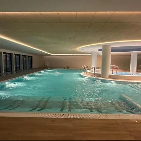Luxurious For 2 People In Apartment